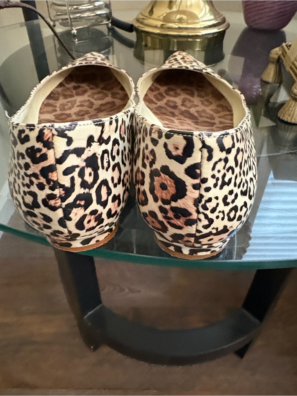 Authentic Manolo Blahnik Leopard Print Flats Size 39 Nordstrom - Picture 2 of 7